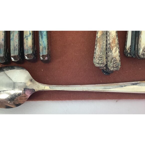 Vintage1946 Prestige Plate BORDEAUX Silverplate Flatware Silverware 48 piece set - Picture 6 of 7